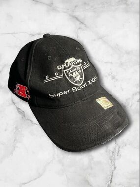 Oakland Raiders Super Bowl XXXVII black Reebok cap one size fits most